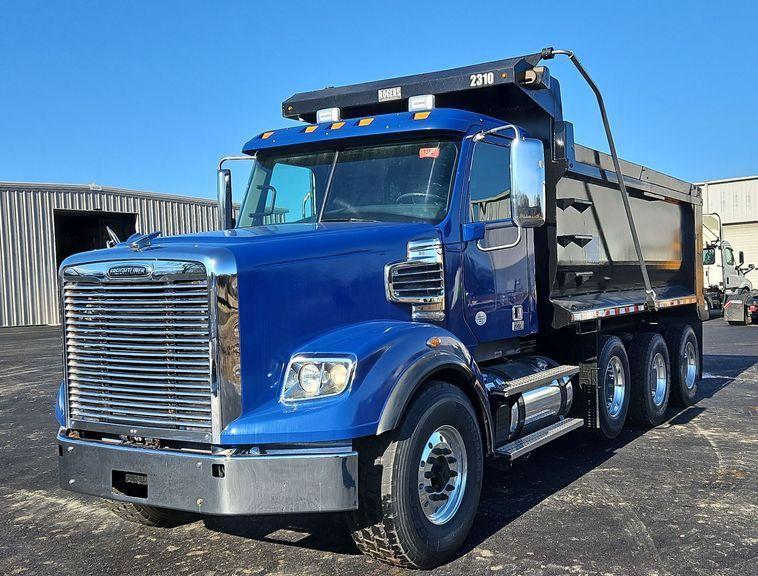 2016 Freightliner Coronado 122SD